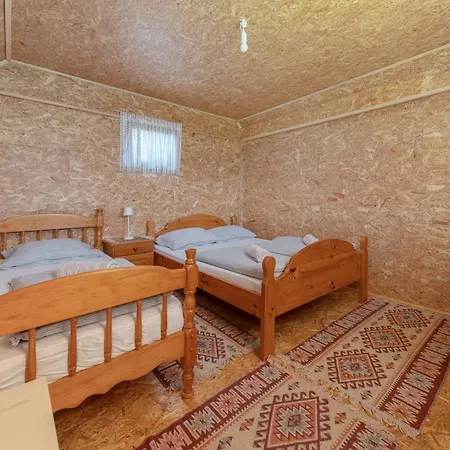 3 Rivers Pitches - Bring Your Own Tent Or Camper & Glamping Hut, Tent Kemping *